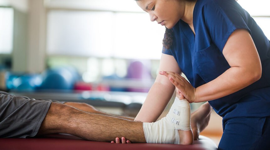 Sports Medicine Doctor in Treating Fractures